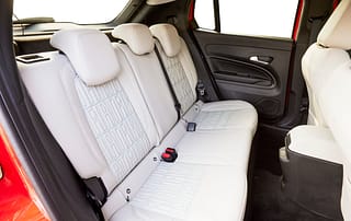 Der Fiat Fiat 600e bietet sowohl vorne wie auch hinten ausreichend Platz