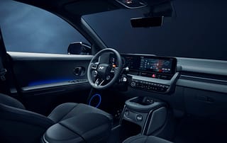Das sportliche dunkle Interieur des Hyundai IONI5 N