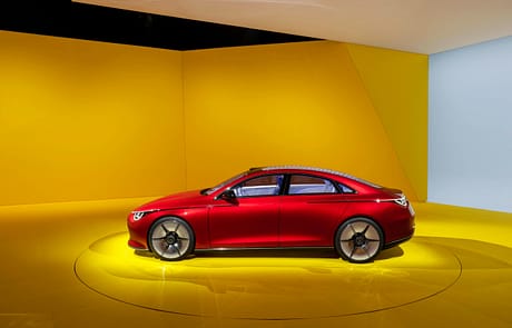 Mercedes-Benz Concept CLA Class: Als erstes Fahrzeug, das auf der komplett neuen elektrischen Plattform Mercedes-Benz Modular Architecture (MMA) entwickelt wurde, weist das Concept CLA Class den Weg für die nächste Generation der elektrischen Antriebstechnologie.