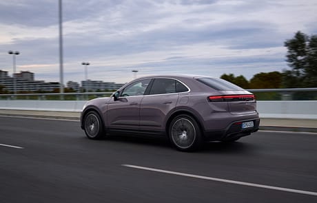 Die Farbe Provence gibt ebenfalls sein Porsche Debüt.