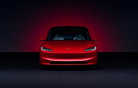 In der Front fallen sofort die neuen Scheinwerfer auf.