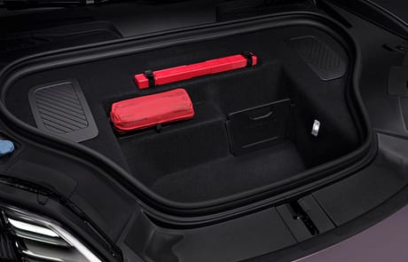 Der Frunk des Macans bietet 84 l an Stauraum.