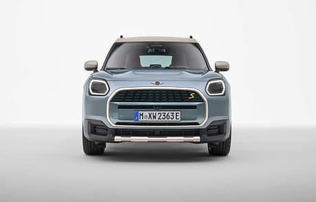 Die Front wirkt bullig aber Freundlich beim MINI Countryman