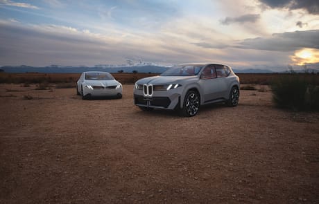 Zwei Fahrzeuge - eine Plattform - der BMW Vision Neue Klasse und der BMW Vision neue Klasse X