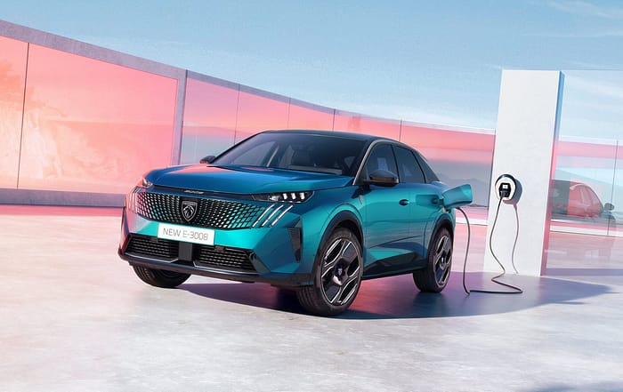 PEUGEOT öffnet für den E-3008 ab sofort seine Bestellbücher.